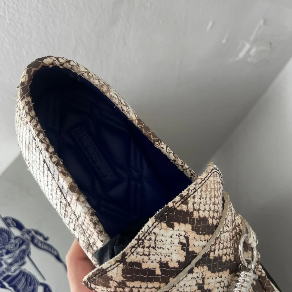 BNIB Burberry Men’s Loafers White Barbed Snakeskin Size 45 US 12 Floor Model - Picture 3 of 10